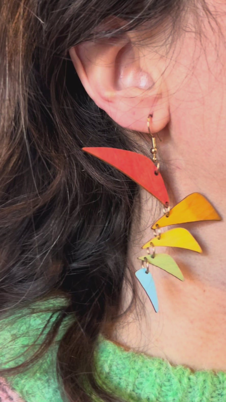 video of earrings in motion